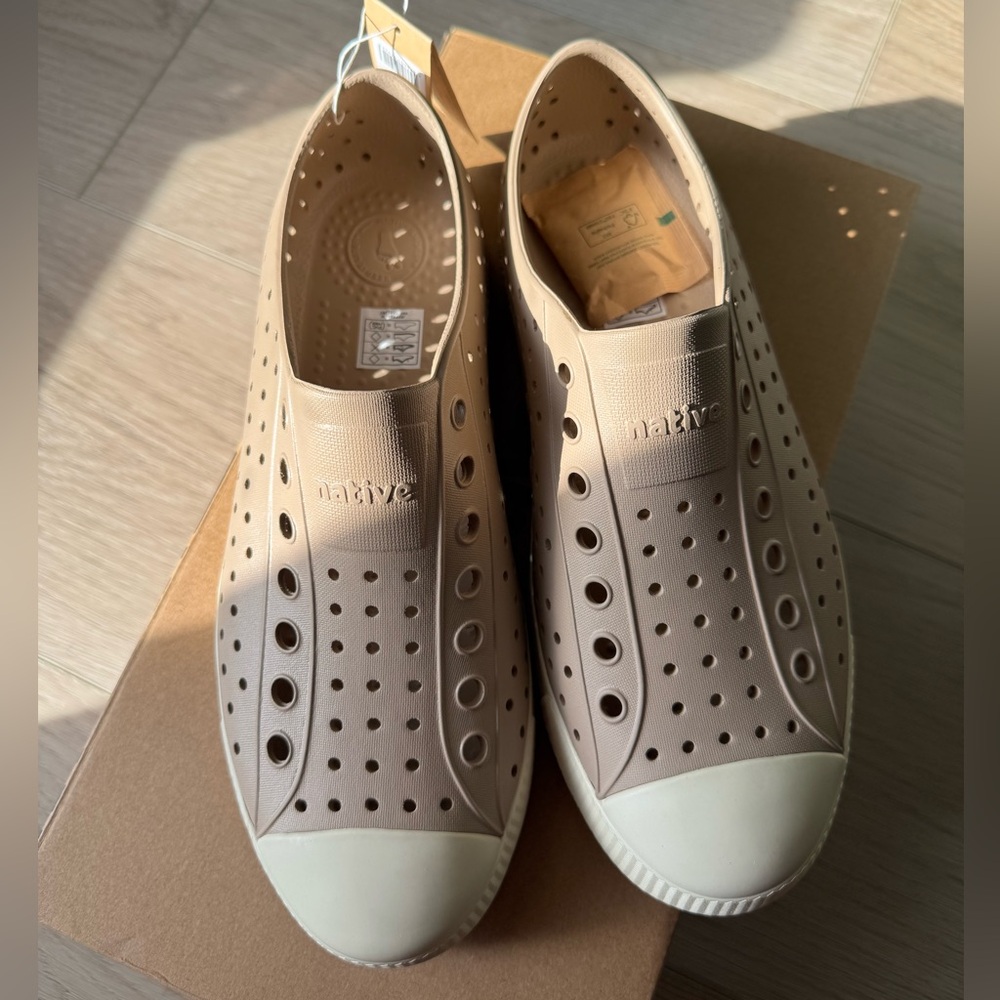 NWT & Box Adult Natives